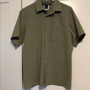 Arc’Teryx Men’s Gray/Taupe Casual Shirt—GREAT FABRIC & Style!! Like New!! Large